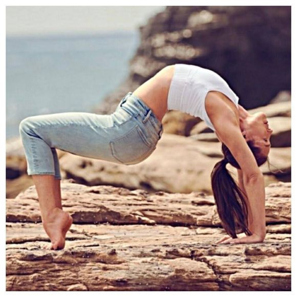 ATHLETA Sculptek Slim Straight Jeans Agate Wash 6 - Picture 2 of 14